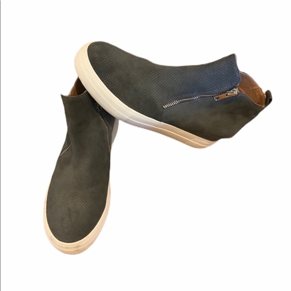 Steve Madden Gray High Top Platform Sneaker - Picture 3 of 6